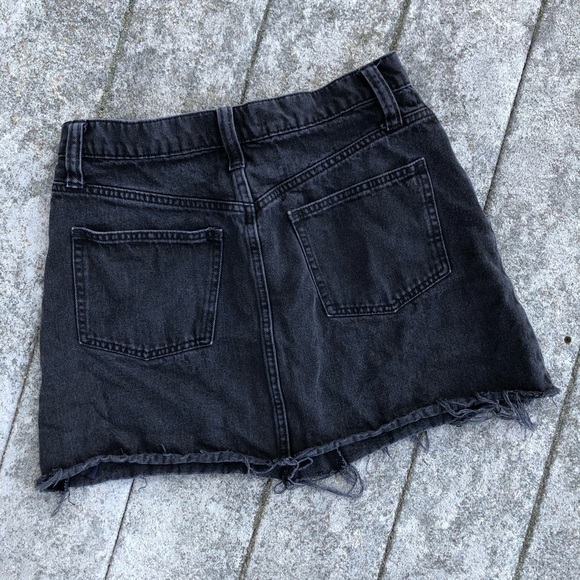 Madewell Denim Frisco Mini Skirt in Lunar Wash 27 - Picture 2 of 4